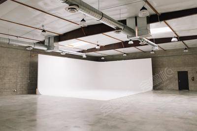 West LA 5000 sq/ft Photo/Video Studio with Natural Light CycWest LA 5000 sq/ft Photo/Video Studio with Natural Light Cyc基础图库10